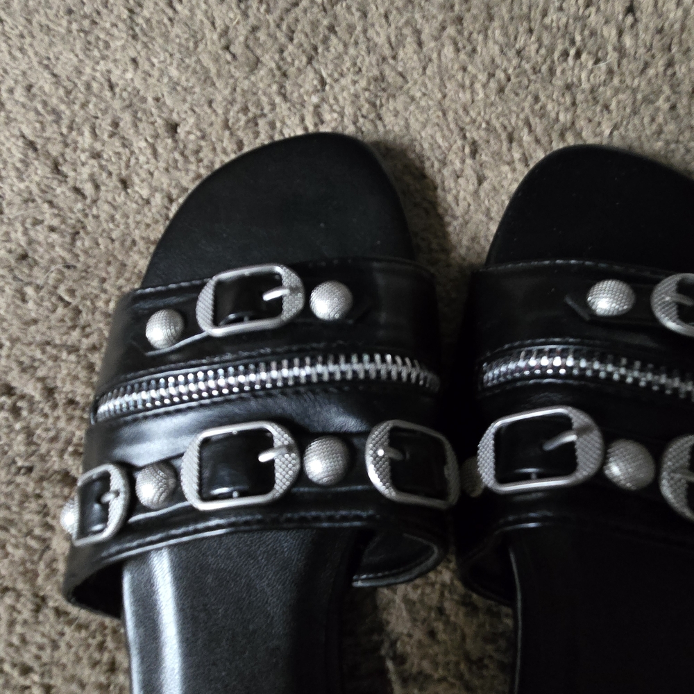 SHEIN Black Sandals with Buckle and Zipper Accents - Picture 2 of 3